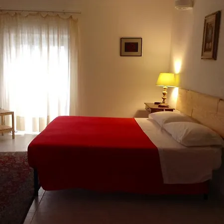 Plaza Nuoro B&B 누오로
